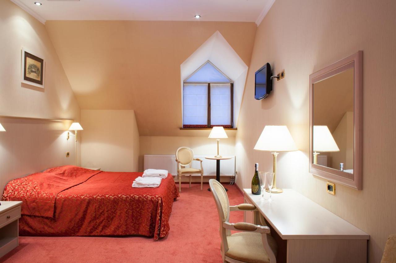 Onovo Dendra Hotel Киев Екстериор снимка