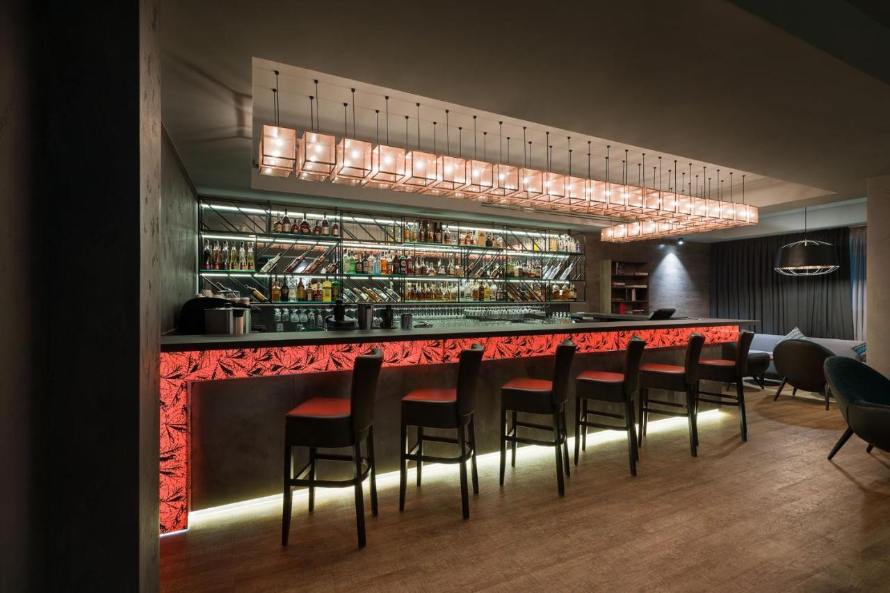 Onovo Dendra Hotel Киев Екстериор снимка